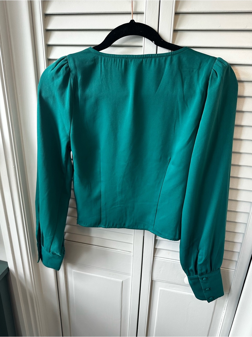 Y2K Emerald Green V-Neck Button-Front Women's Top - Picture 4 of 4